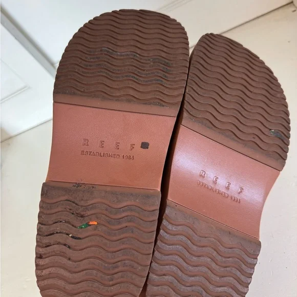 REEF Vista Liana Clogs size 11. Warm brown/cognac color - Picture 8 of 9
